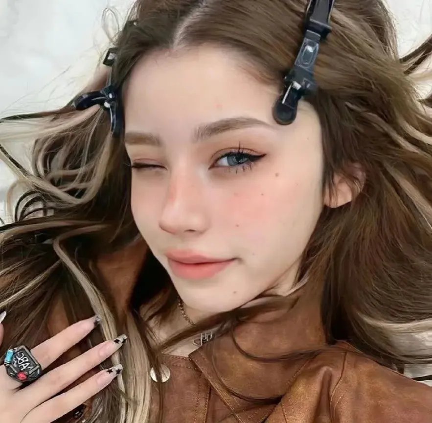 圣彼得堡的午夜海报